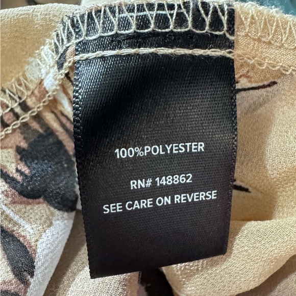 Torrid Floral Beige Faux Wrap Blouse Size 3x Bell Sleeves - Picture 9 of 10